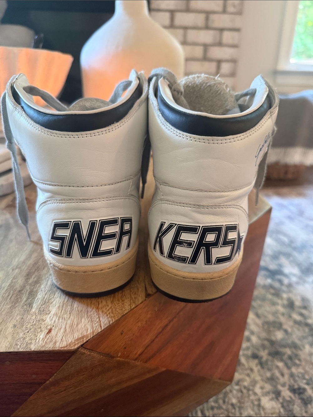 Golden Goose White Sneakers with Black Star - Picture 2 of 8